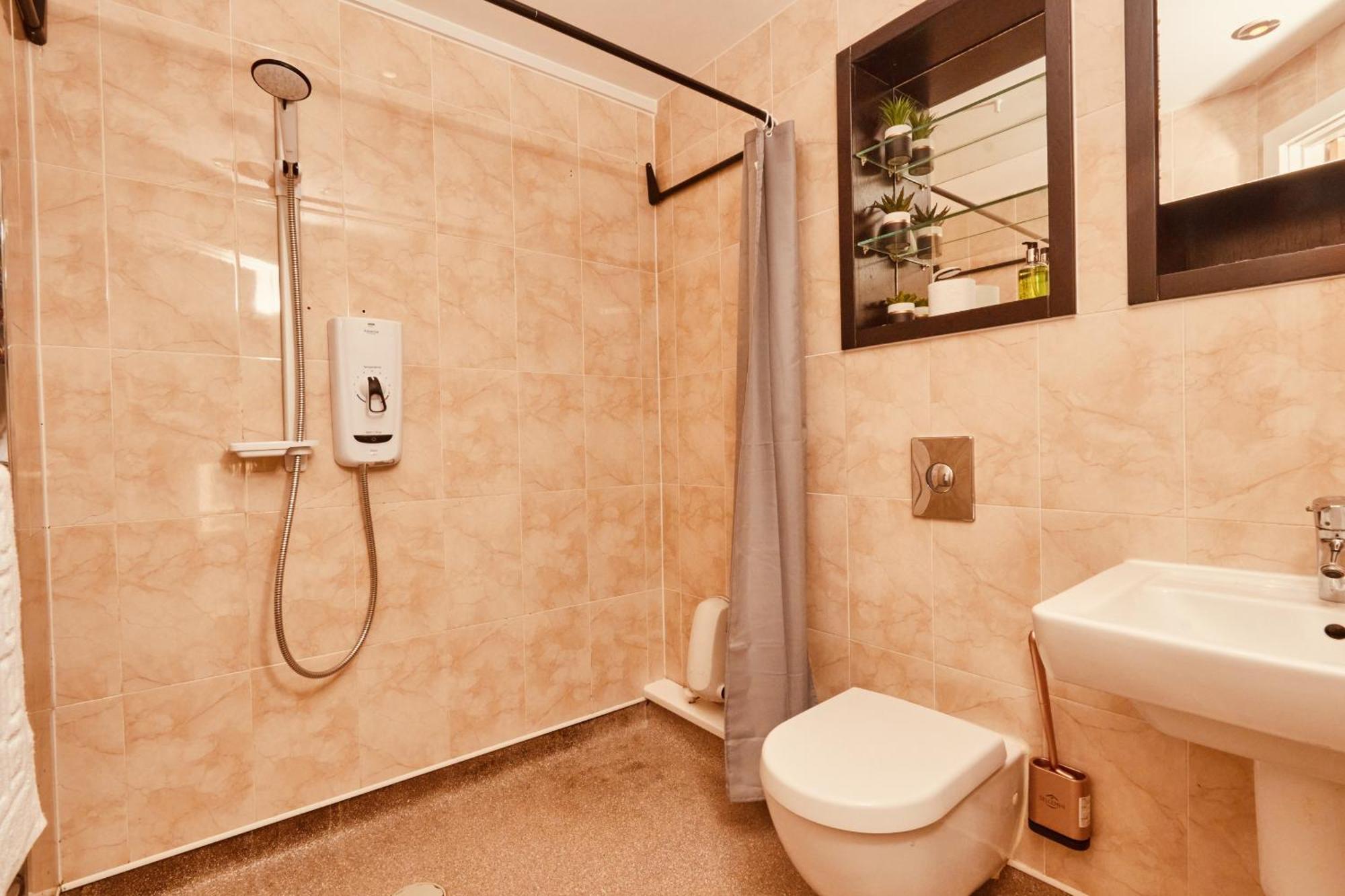 Central Leeds Dock Apt, Free Secure Parking! 2 Bed Dış mekan fotoğraf